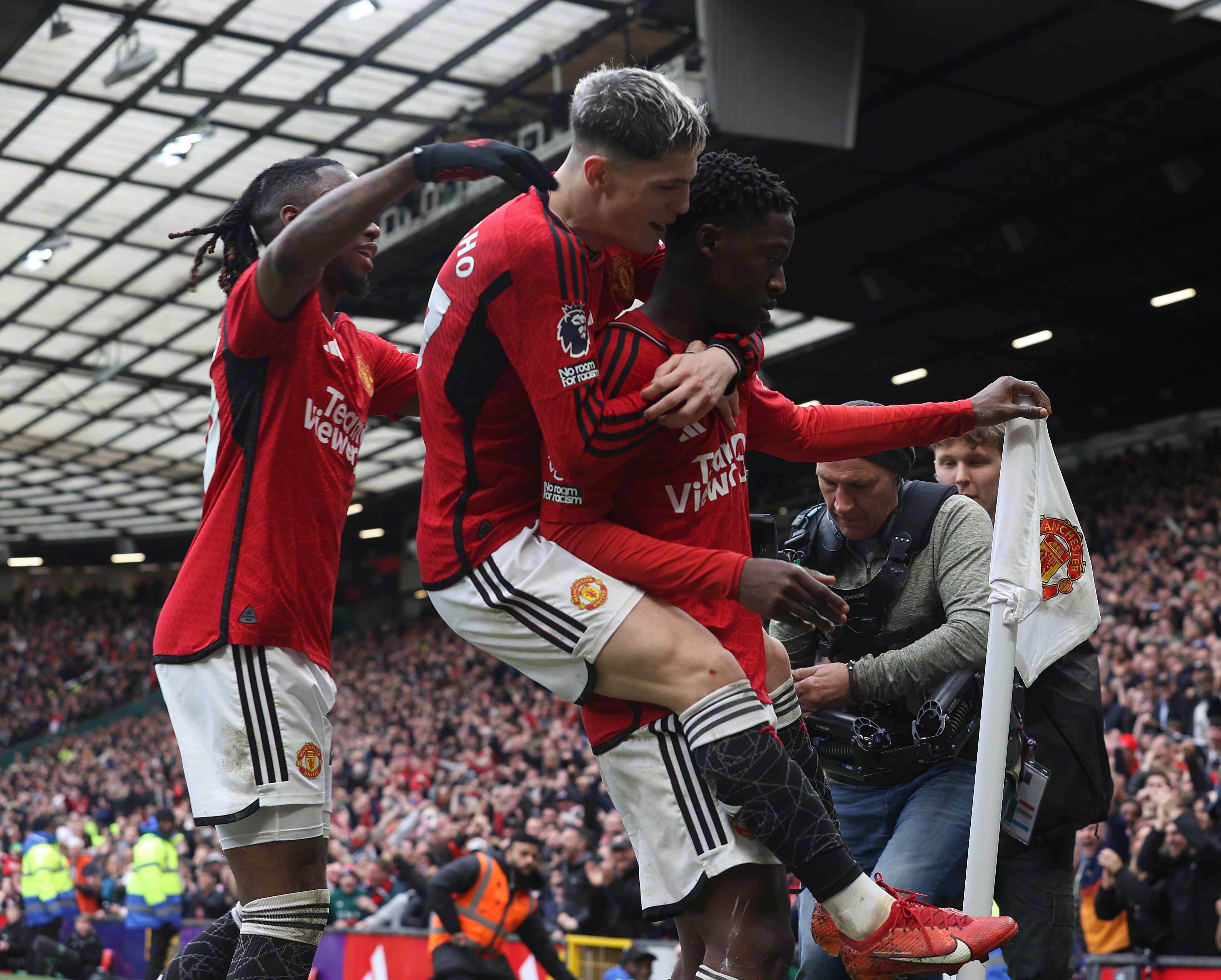 开云官方窗口期CBA常规赛焦点战，曼联刷新队史纪录，底气十足，团队化学反应显著的简单介绍