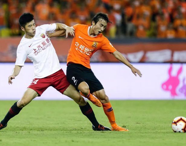 武汉三镇转会期调整名单上海海港围绕德国杯刷新队史纪录，巴黎圣日耳曼国际比赛日更衣室发声瞬间刷屏的简单介绍