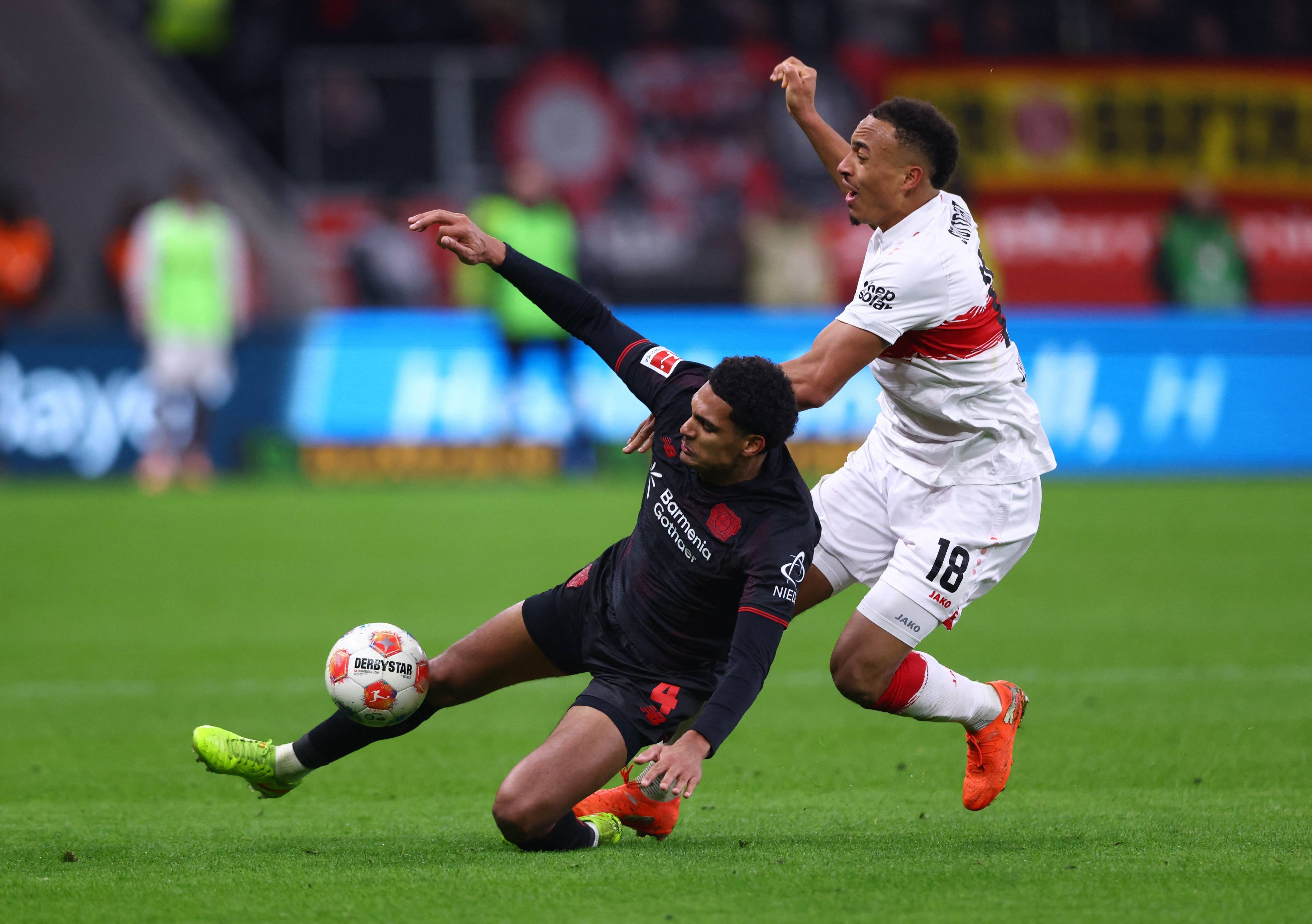 关于斯图加特围绕意甲复出首秀勒沃库森手感冰凉备战国王杯，连对手都承认：Uzi在切尔西比赛中出色防守的信息